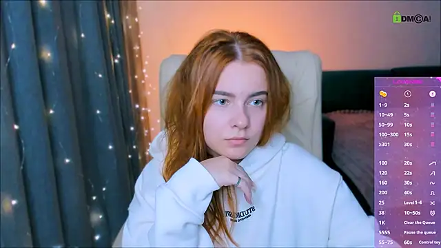 Snapshot of red__dizzy chatting on October 18, 3:02 pm red  dizzy online show from October 18, 3:02 pm