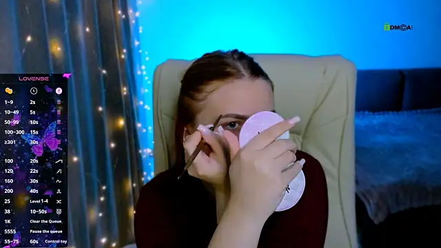 Snapshot of red__dizzy chatting on October 21, 10:10 pm red  dizzy online show from October 21, 10:10 pm