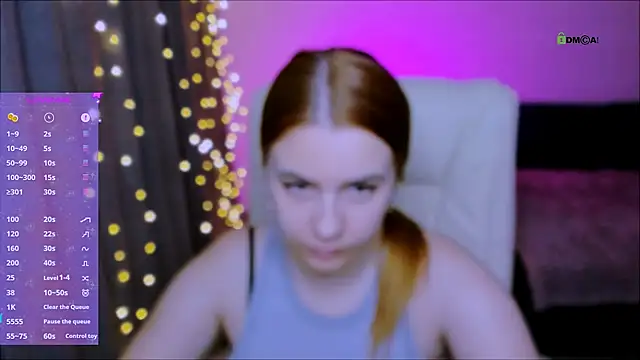 Snapshot of red__dizzy chatting on October 29, 12:46 am red  dizzy online show from October 29, 12:46 am