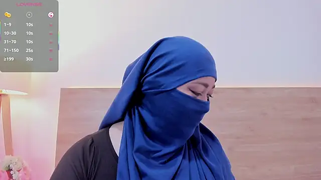 Snapshot of Jadiya_ chatting on October 31, 12:06 pm Jadiya  online show from October 31, 12:06 pm