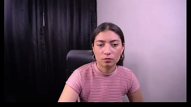 Lizzie Collin online show from October 28, 1:25 pm