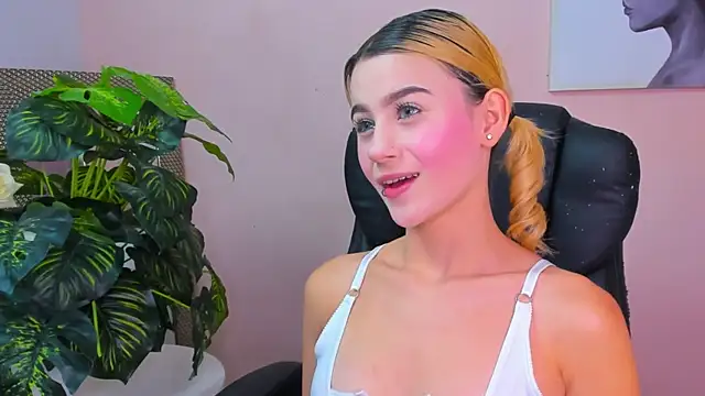 ChloeLaurentt online show from March 24, 1:21 am