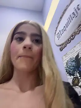 ChloeLaurentt online show from April 29, 1:48 pm