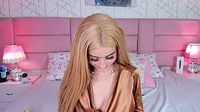ChloeLaurentt online show from May 17, 12:23 pm