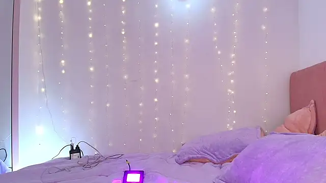 Snapshot of NyxTits chatting on November 13, 12:15 pm NyxTits online show from November 13, 12:15 pm