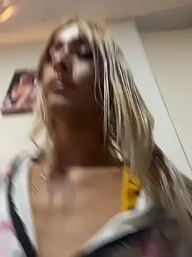 Snapshot of danny_1hotcute chatting on April 2, 4:32 am danny 1hotcute online show from April 2, 4:32 am