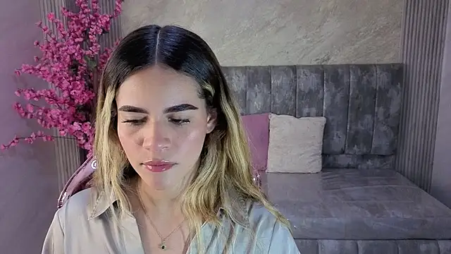 lilith4 s online show from October 15, 8:31 pm