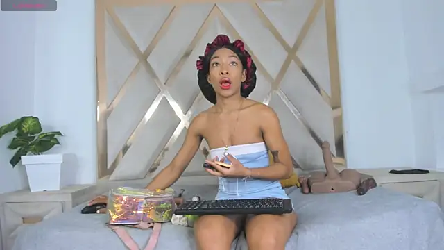 angelkyraasm online show from June 23, 12:47 pm