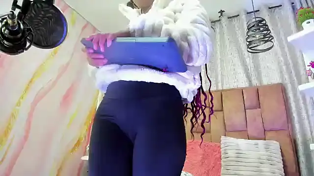 Snapshot of alix_noa chatting on October 31, 5:03 pm alix noa online show from October 31, 5:03 pm