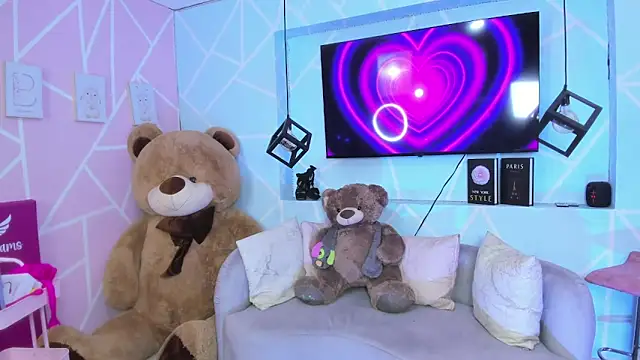 alix noa online show from February 9, 7:29 pm