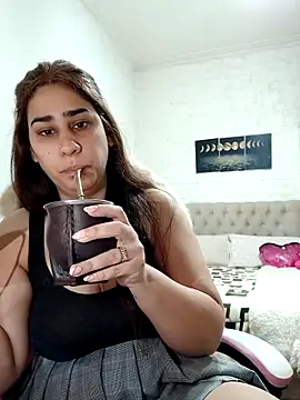 Nahiarabiel online show from October 31, 11:44 am