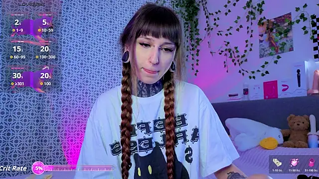 LilithPoison online show from May 15, 6:15 pm