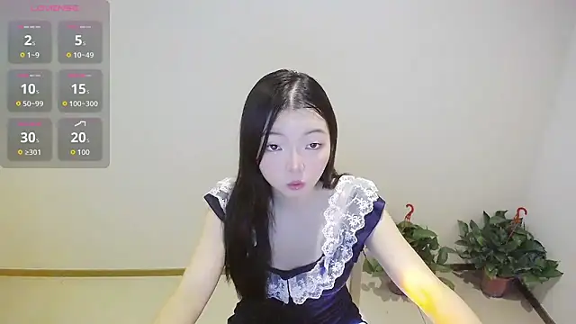 Snapshot of Momo-6 chatting on October 2, 7:48 am Momo-6 online show from October 2, 7:48 am