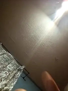 Snapshot of Jarektchurzewski chatting on December 1, 5:51 pm Jarektchurzewski online show from December 1, 5:51 pm