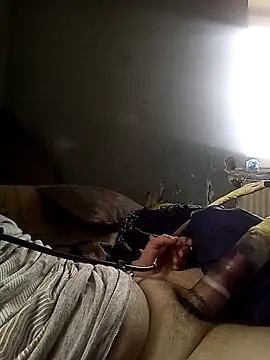 Snapshot of Jarektchurzewski chatting on February 15, 7:51 am Jarektchurzewski online show from February 15, 7:51 am