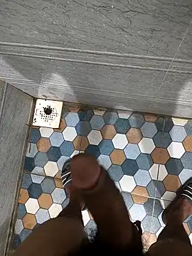 Snapshot of bold_guy_1234 chatting on April 6, 1:14 am bold guy 1234 online show from April 6, 1:14 am