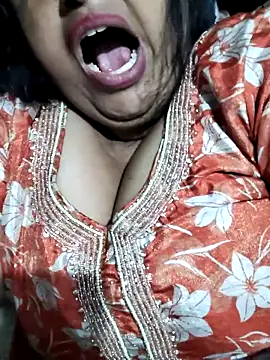Mmm143 online show from April 26, 6:38 pm