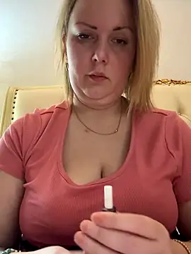 Piccolamonella29 online show from November 17, 10:54 am