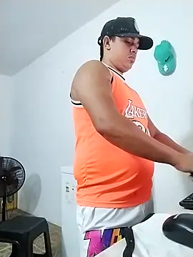 Snapshot of Alex_man23 chatting on November 8, 2:45 am Alex man23 online show from November 8, 2:45 am