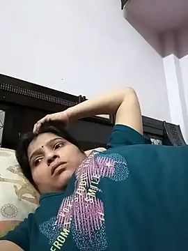 Snapshot of aliya-jaan71 chatting on April 4, 7:17 am aliya-jaan71 online show from April 4, 7:17 am