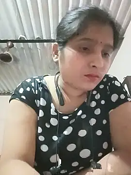 aliya-jaan71 online show from May 13, 6:27 pm