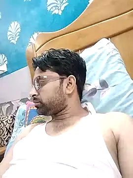 mohsin99272 online show from October 18, 4:30 pm