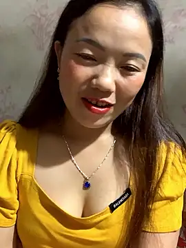 Snapshot of _losrt_cherry_ chatting on October 15, 2:01 am  losrt cherry  online show from October 15, 2:01 am