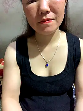 Snapshot of _losrt_cherry_ chatting on October 27, 2:15 am  losrt cherry  online show from October 27, 2:15 am