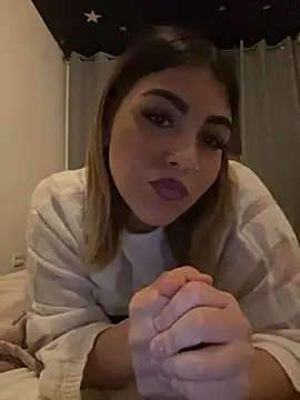 Snapshot of lolaadora chatting on October 8, 10:40 pm lolaadora online show from October 8, 10:40 pm