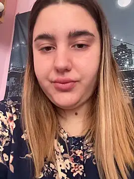 Snapshot of marouska_official chatting on February 24, 2:26 pm marouska official online show from February 24, 2:26 pm