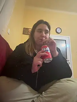 Snapshot of marouska_official chatting on March 3, 4:07 am marouska official online show from March 3, 4:07 am