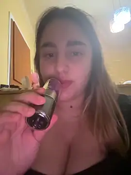 Snapshot of marouska_official chatting on March 6, 7:32 pm marouska official online show from March 6, 7:32 pm