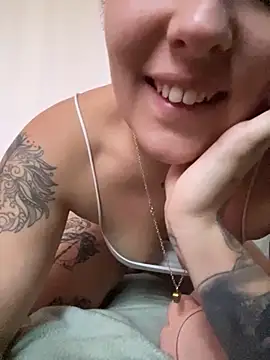 Snapshot of anonyme_hot47 chatting on November 16, 3:28 pm anonyme hot47 online show from November 16, 3:28 pm