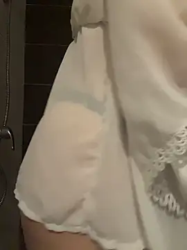 Snapshot of anonyme_hot47 chatting on April 2, 7:44 pm anonyme hot47 online show from April 2, 7:44 pm