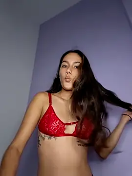Snapshot of Amber_Miiller2 chatting on May 20, 9:32 pm Amber Miiller2 online show from May 20, 9:32 pm
