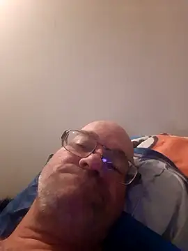 nounours197314 online show from February 21, 8:21 pm