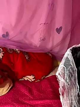 Moon pusy online show from October 3, 4:37 pm