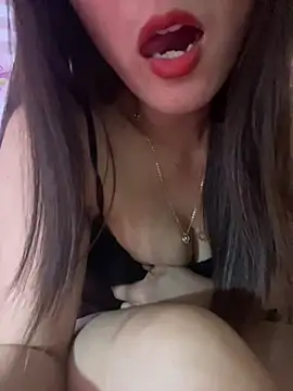 Moon pusy online show from April 2, 1:53 pm