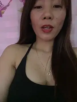 Snapshot of Moon_pusy chatting on June 2, 2:24 am Moon pusy online show from June 2, 2:24 am