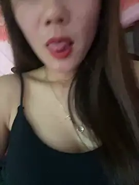 Snapshot of Moon_pusy chatting on June 24, 2:21 am Moon pusy online show from June 24, 2:21 am
