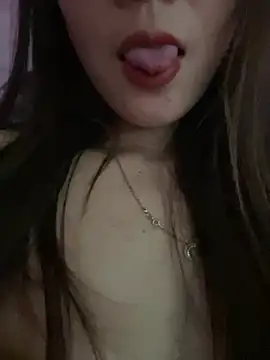 Snapshot of Moon_pusy chatting on June 25, 2:44 am Moon pusy online show from June 25, 2:44 am