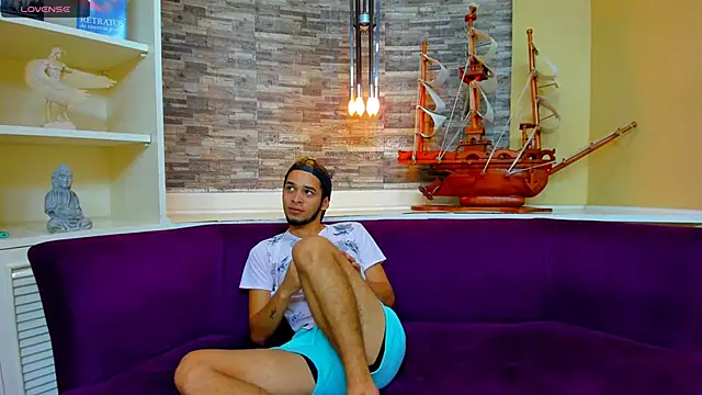 Juicy Creww online show from September 24, 10:07 am