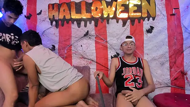 Juicy Creww online show from October 20, 11:54 am