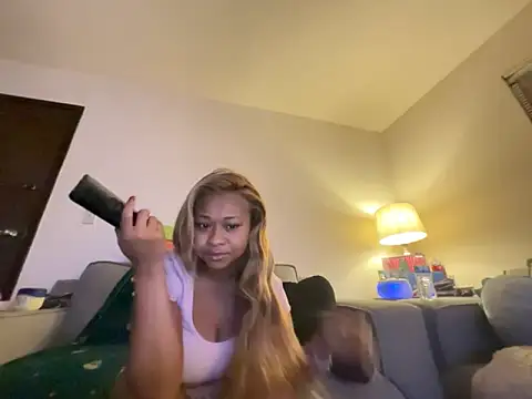 Snapshot of GoddessFatPuss chatting on December 22, 4:09 am GoddessFatPuss online show from December 22, 4:09 am