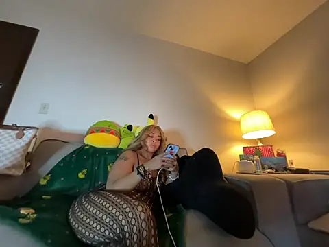 Snapshot of GoddessFatPuss chatting on January 13, 1:55 am GoddessFatPuss online show from January 13, 1:55 am