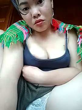 Snapshot of emilyzz chatting on October 3, 3:36 am emilyzz online show from October 3, 3:36 am