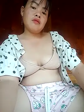 Snapshot of emilyzz chatting on October 13, 2:44 am emilyzz online show from October 13, 2:44 am