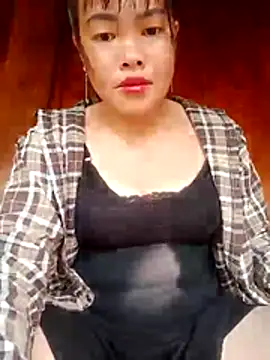 Snapshot of emilyzz chatting on October 27, 12:58 am emilyzz online show from October 27, 12:58 am