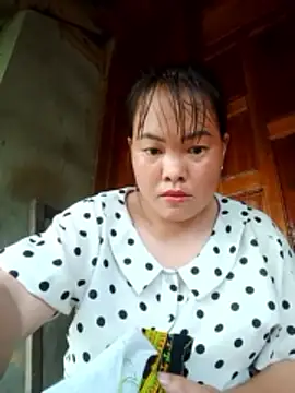 emilyzz online show from May 16, 10:36 am