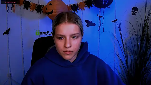 kaela spell  online show from October 30, 7:47 pm